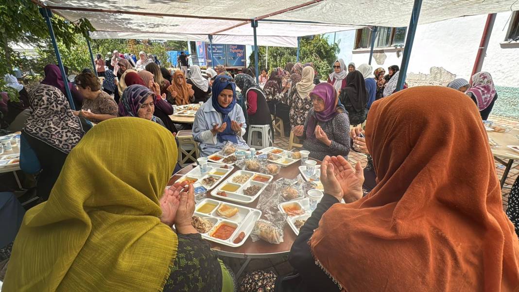 Konya'da vefalı torunlar, kahraman dedelerini unutmadı 13